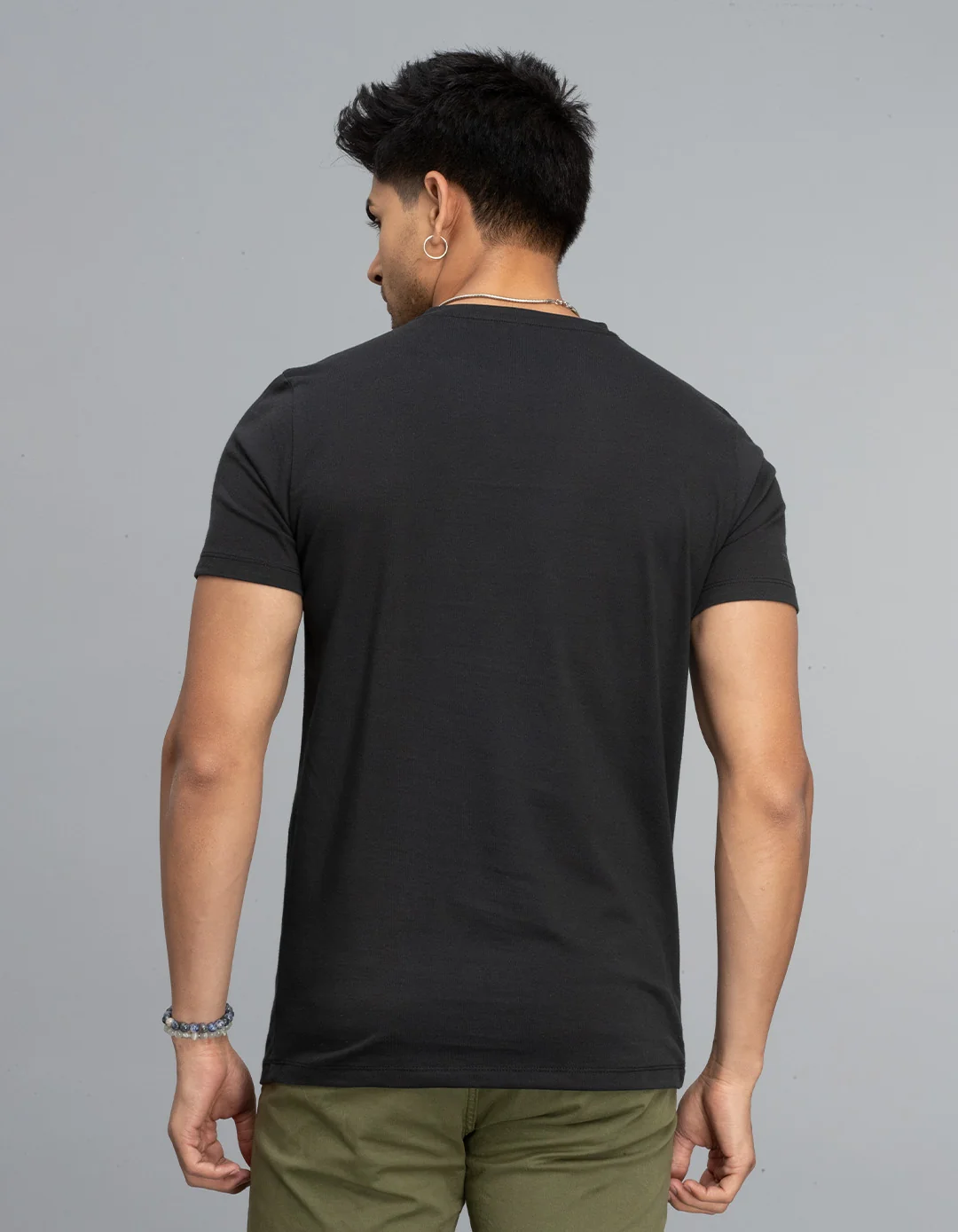 Black Half Sleeves Round Neck Tee - Image 5