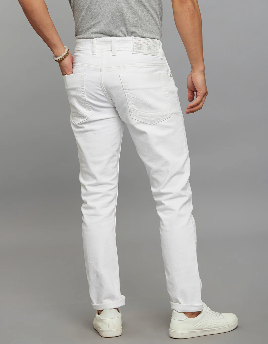 White Low-Rise Tapered Ankle Length Stretch Jeans - Image 5